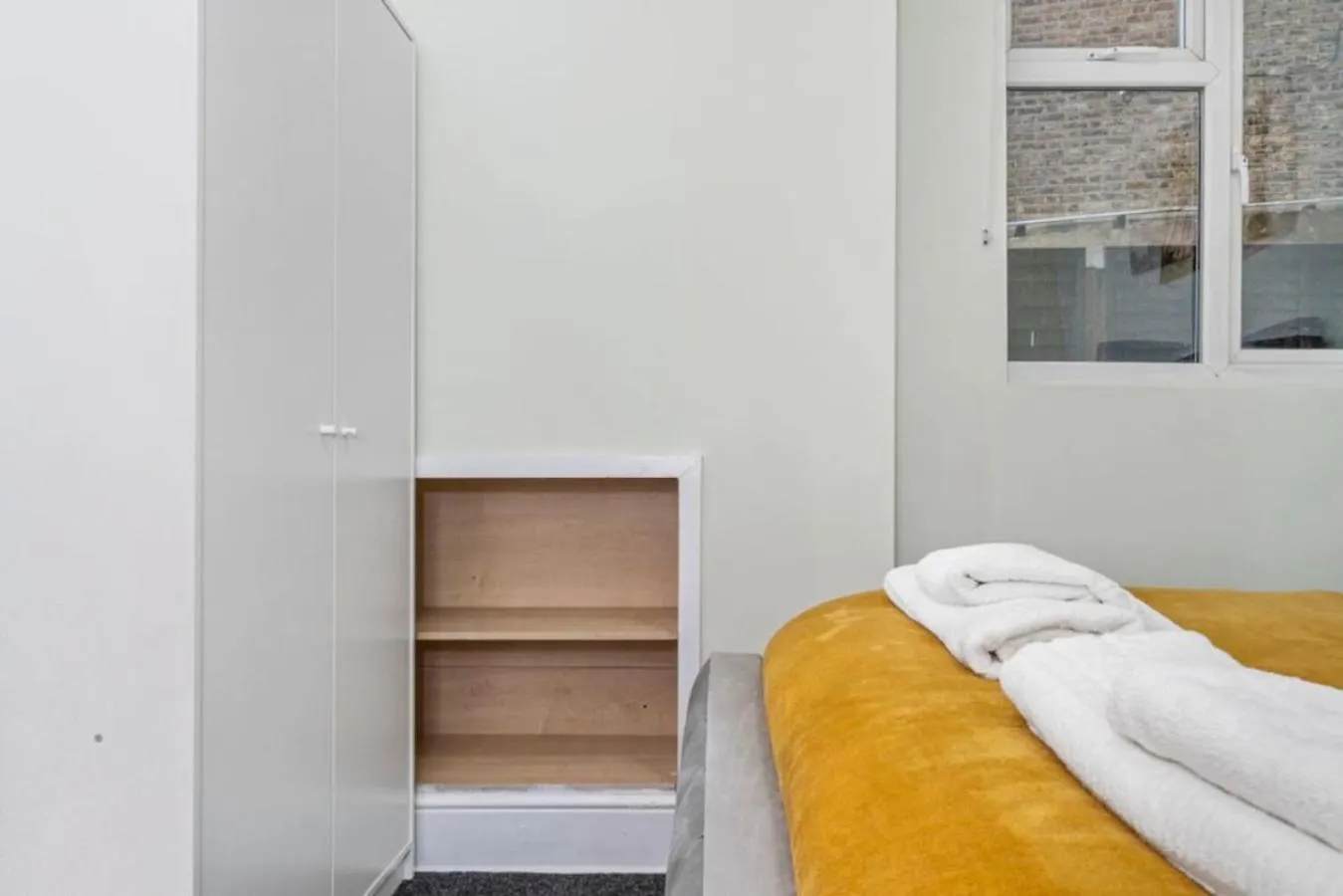 Spacious One Bedroom Flat Free Parking London 0*,